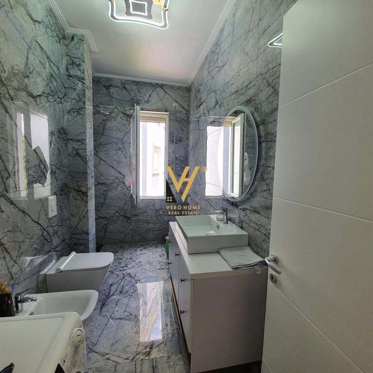 VENDESI APPARTAMENTO 2+1+2 ALLA MOSCHEA, GIARDINO BOTANICO 300.000 EURO