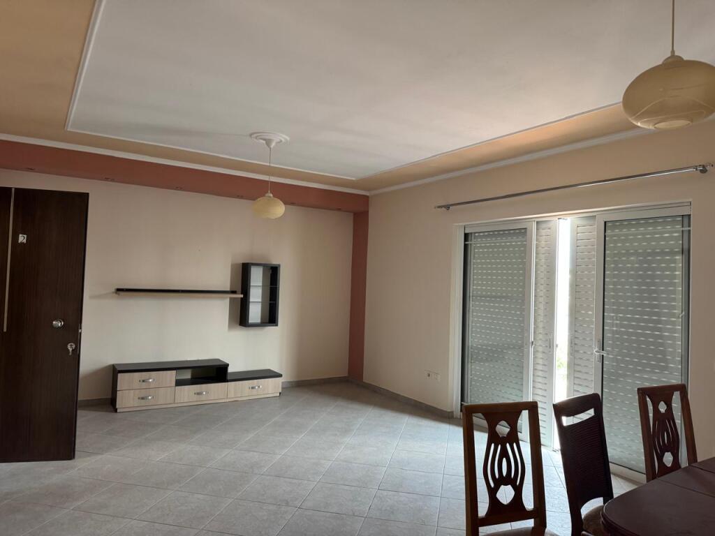 Casa privata in affitto a Shkozë /35,000 leke