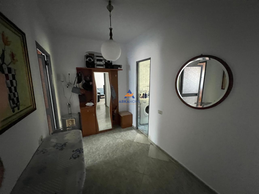 SHITET APARTAMENT 1+1 +BALLKON "SHKOLLA 1 MAJ ,ALI DEMI" 107.000 EURO.