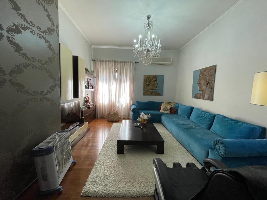 Jepet apartament 2+1 me qira ne Qender te Tiranes!