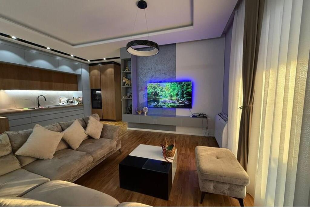 IN VENDITA, APPARTAMENTO 2+1+2+VERANDA, FRESK, TIRANA, ID: 530581005-6