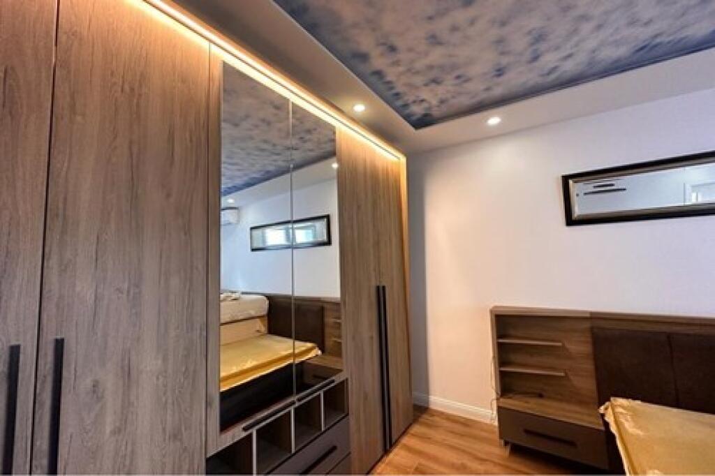 IN VENDITA, VILLA, VIA ALEKSANDER MOISIU, KINOSTUDIO. ID: 530291010-621