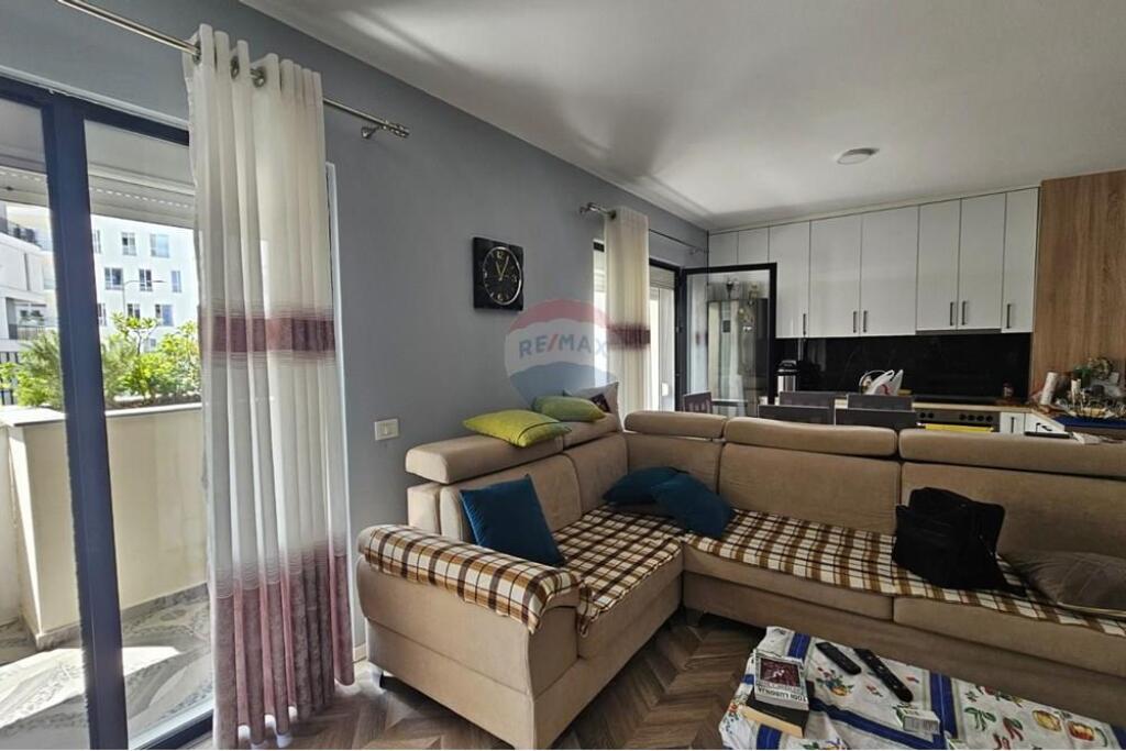 SHITET, APARTAMENT 2+1, RRUGA 5 MAJI, TIRANË, ID: 530581007-39