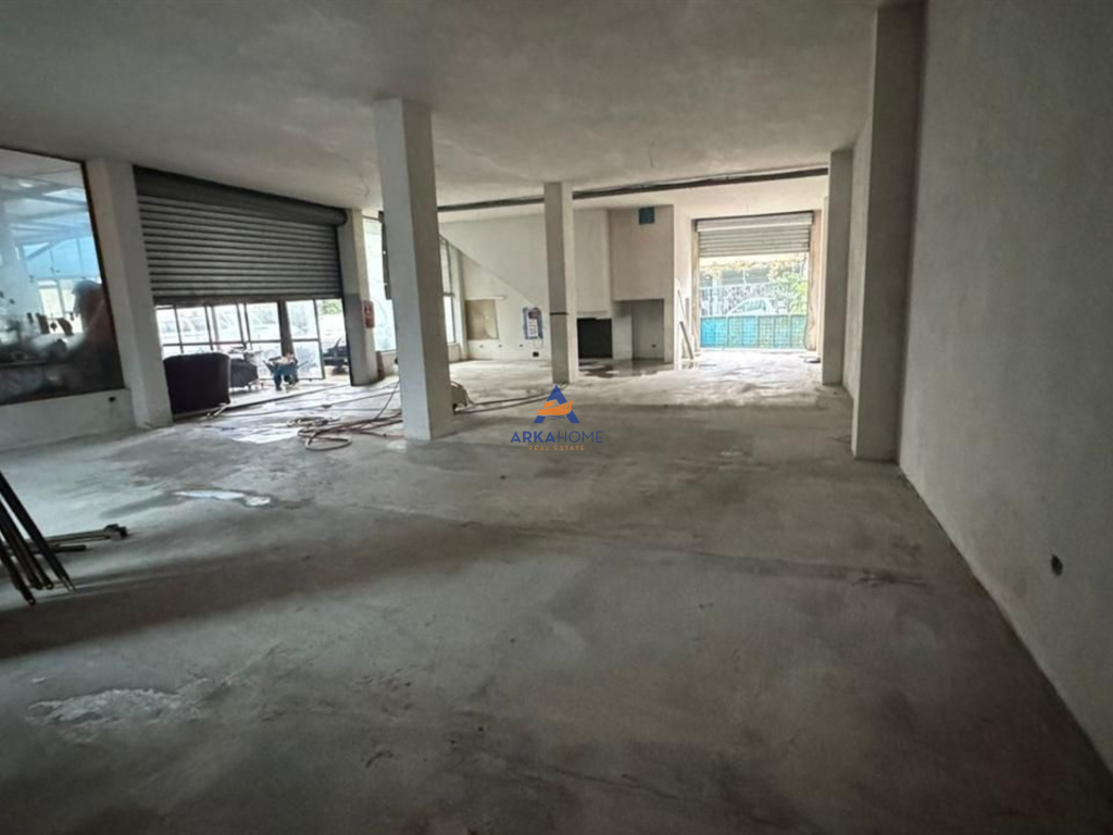 FOR RENT WAREHOUSE 180M2 "FORMER AVIATION FIELD" 1200 EURO.