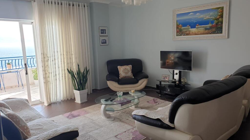 VENDESI APPARTAMENTO 3+1+2 SARANDE