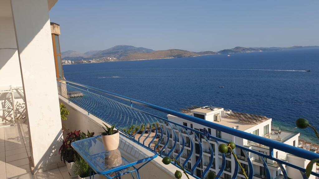 VENDESI APPARTAMENTO 3+1+2 SARANDE
