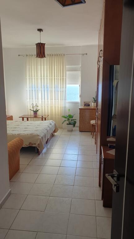 VENDESI APPARTAMENTO 3+1+2 SARANDE