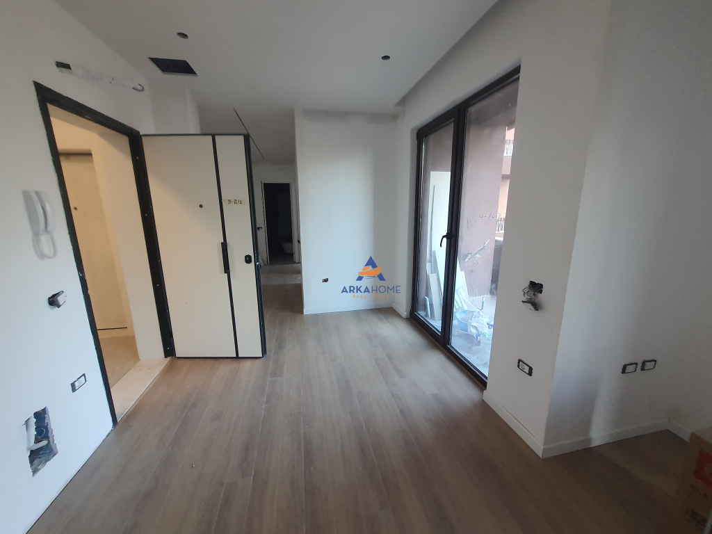 FOR RENT OFFICE 1+1+BALCONY "GARDENJA, NEAR MYSLYM SHYRI" 800 EURO.