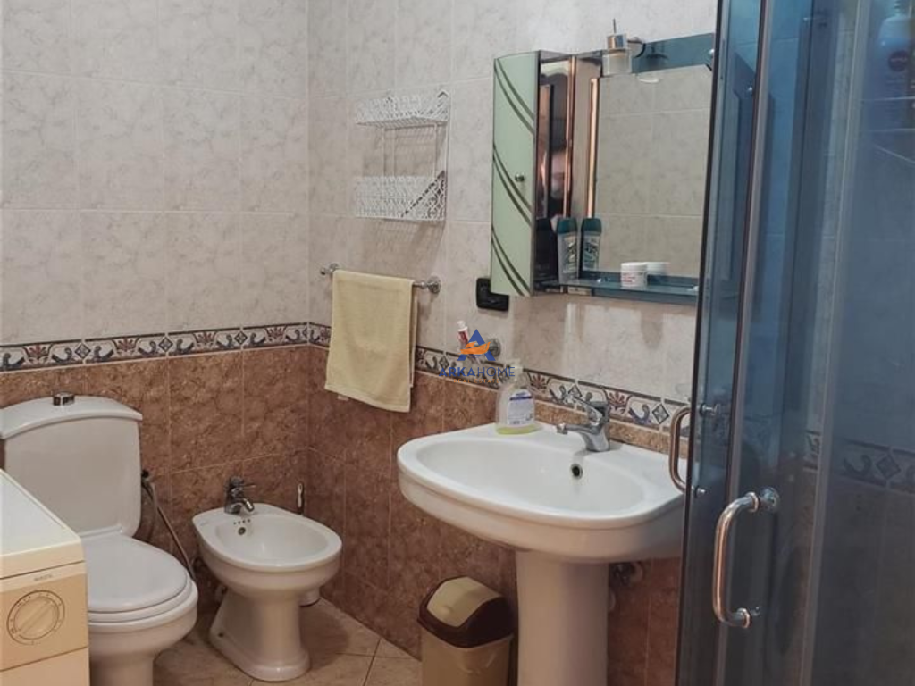 JEPET ME QERA APARTAMENT 2+1+BALLKON "KOMUNA E PARISIT" 650 EURO.