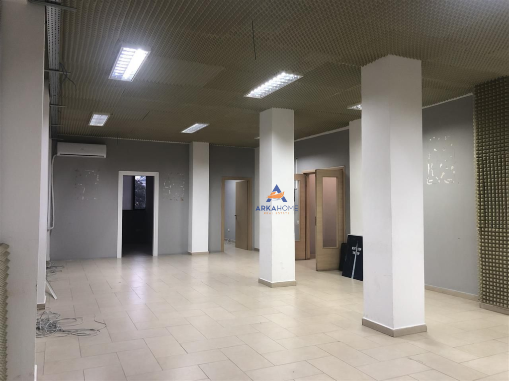 OFFICE FOR RENT 350M2 "PJETER BUDI STREET" 3000 EURO NET.