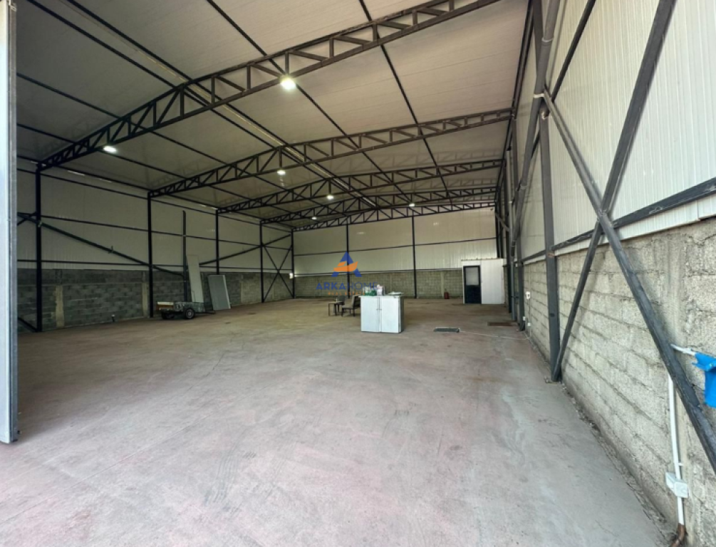 WAREHOUSE FOR RENT 350M2 "RRUGA E ZALLHERIT,BATHORE" 1300 EURO.
