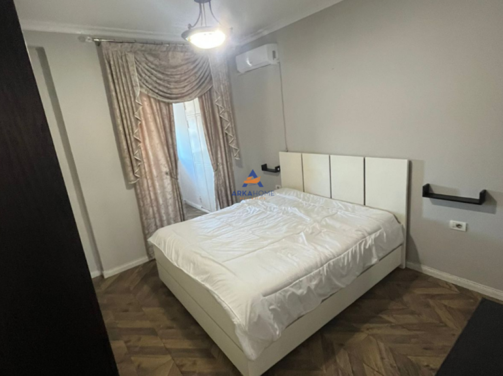 JEPET ME QERA APARTAMENT 4+1+2+BALLKON "RRUGA ISUF ELEZI, SELITE" 800 EURO.
