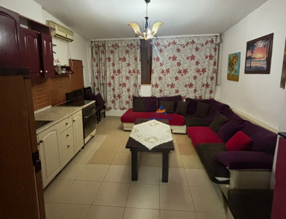 VENDESI APPARTAMENTO 1+1 "VICINO ALLA MOSCHEA DEI TABAKEVE" 125.000 EURO.