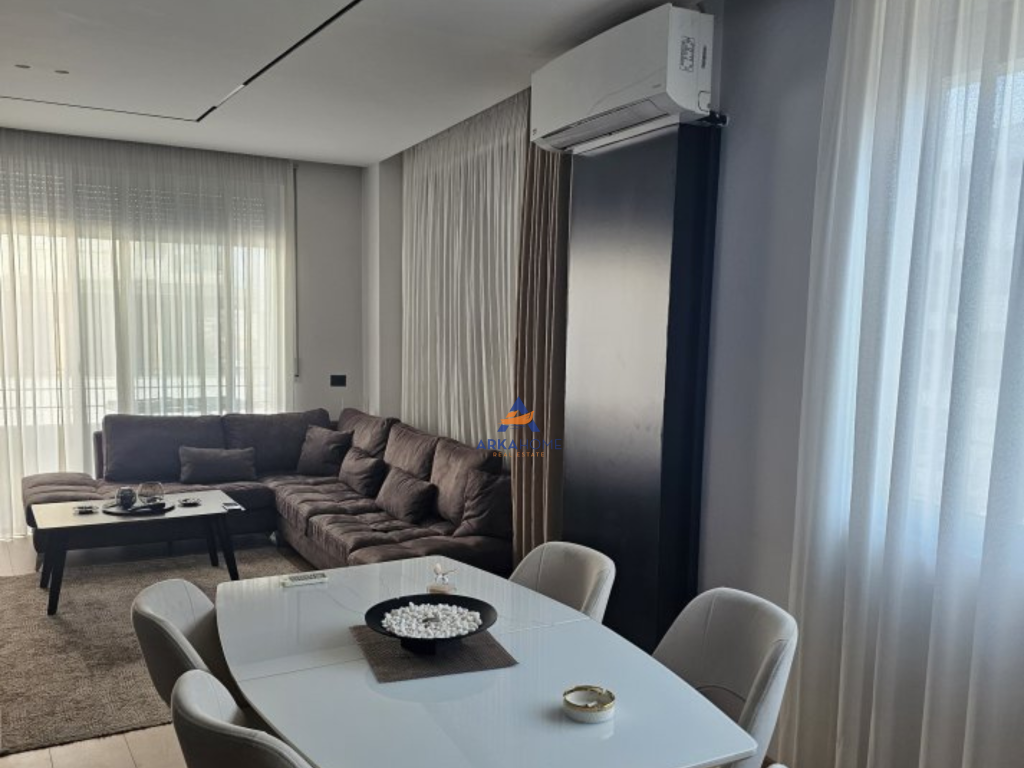 FOR RENT APARTMENT 2+1+2+BALCONY "UNAZA E RE" 700 EURO.