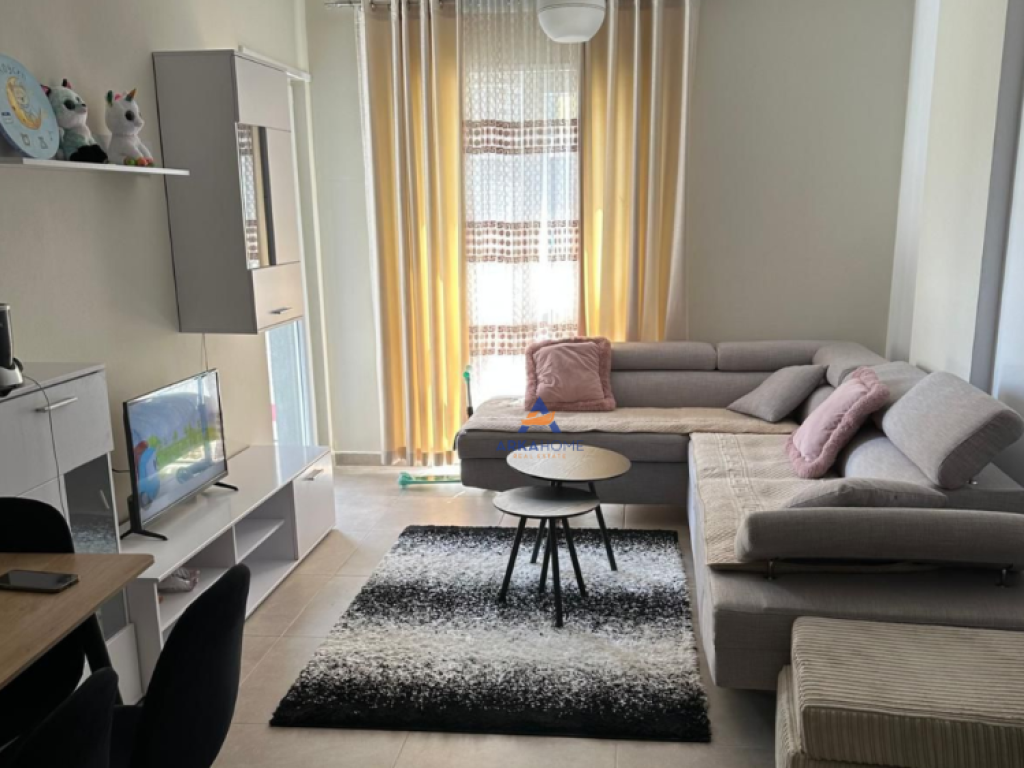 AFFITTASI APPARTAMENTO 2+1+BALCONE "UNIVERS CITY, QTU" 450 EURO.