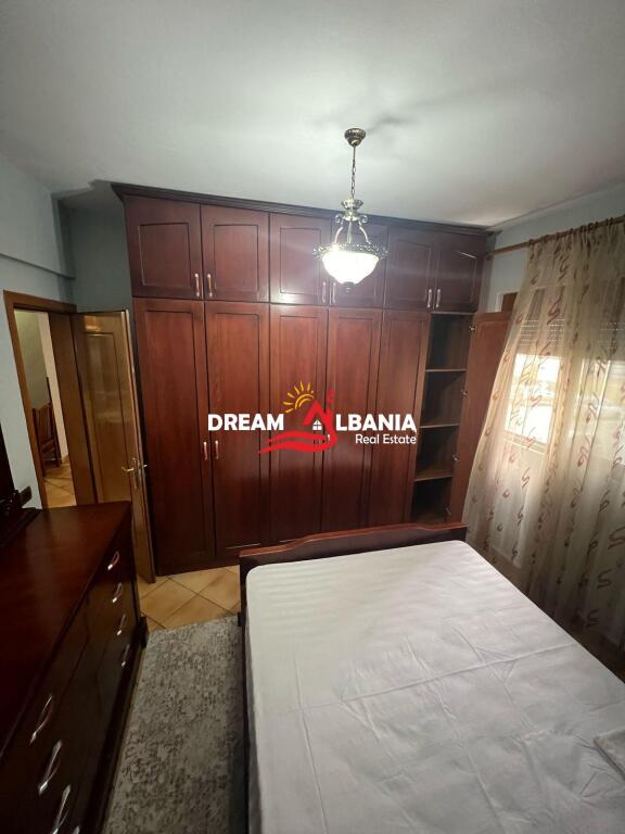 Apartament me qera 3+1+2 ne zonen e Komunes se Parisit, prane Kika 1, Tirane (ID 4231401)