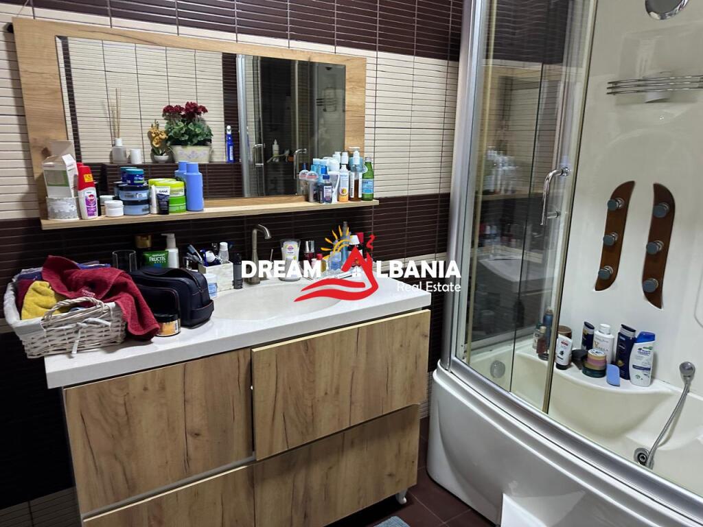 Super Appartamento 4+1+3+posto auto in affitto nel Centro vicino a Toptani Center (ID 4231396).