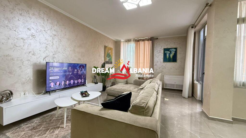 Super Appartamento 2+1+2 WC+ Garage in Affitto nel Centro della Capitale, Vicino al Centro Commerciale Toptani (ID 42214548)