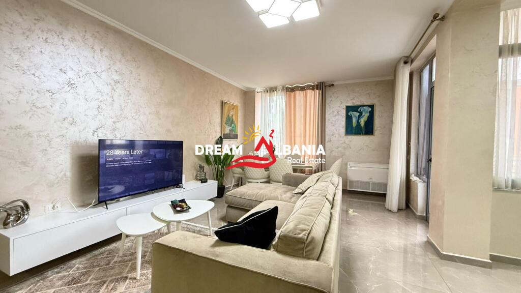 Super Appartamento 2+1+2 WC+ Garage in Affitto nel Centro della Capitale, Vicino al Centro Commerciale Toptani (ID 42214548)