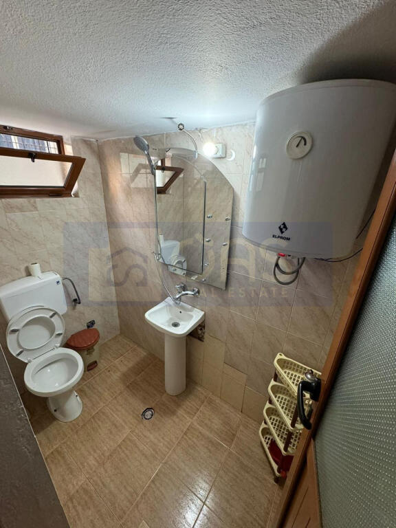Jepet me qera apartament 1+1 ne 5 Maj.