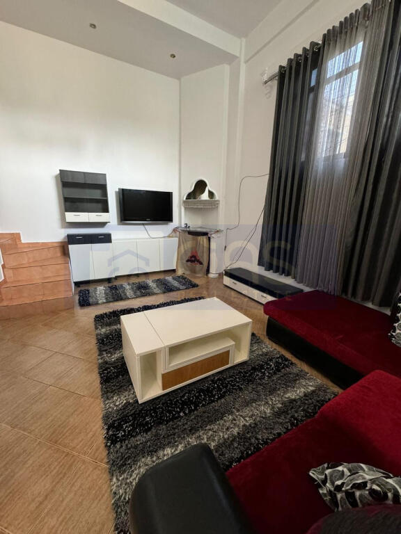 Jepet me qera apartament 1+1 ne 5 Maj.