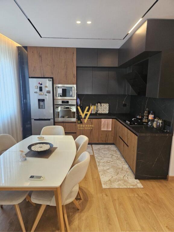 JEPET APARTAMENT 2+1+BLK ME QERA NE ASTIR 700 EURO