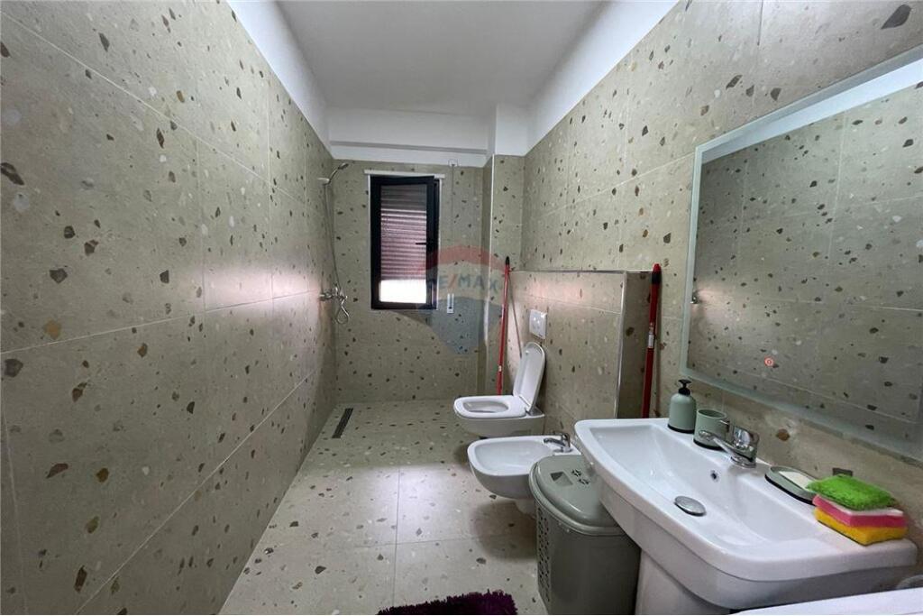 2+1 apartment for rent at Fusha e Aviacionit!
