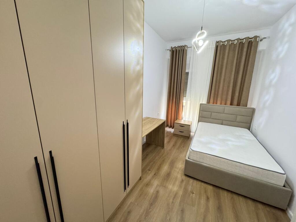 Jepet me qera Apartamentt 2+1+2  Adresa : Ali Demi Kompleksi kaimi  cmimi 55000 leke  