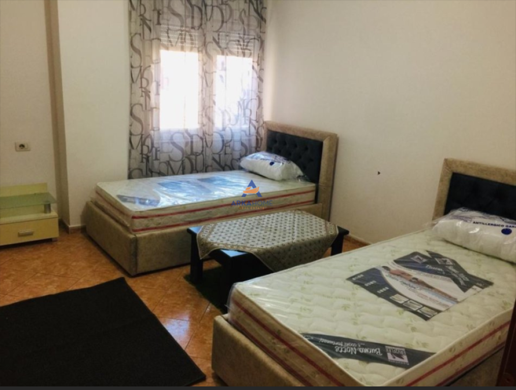 JEPET ME QERA APARTAMENT 2+1+2+BALLKON TEK "ZOGU I ZI" 700 EURO