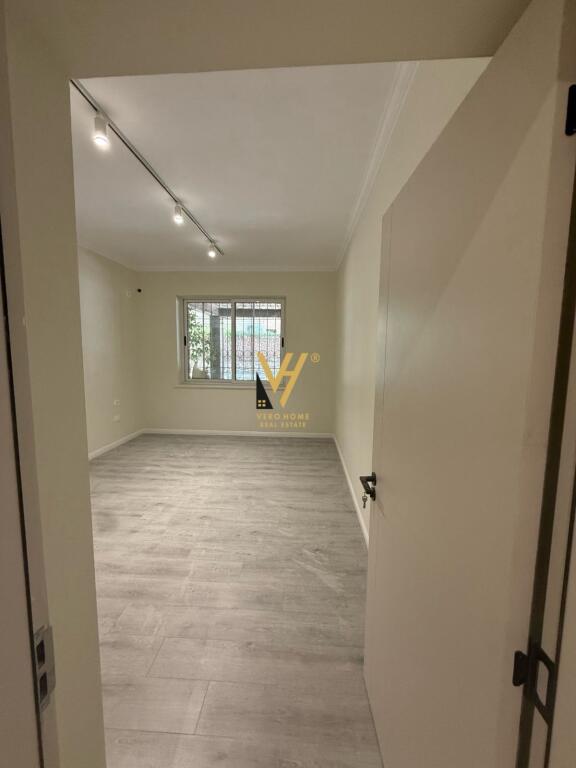 GIVEN SPACE 80 M2 FOR RENT IN BLLOK 1,200 EURO