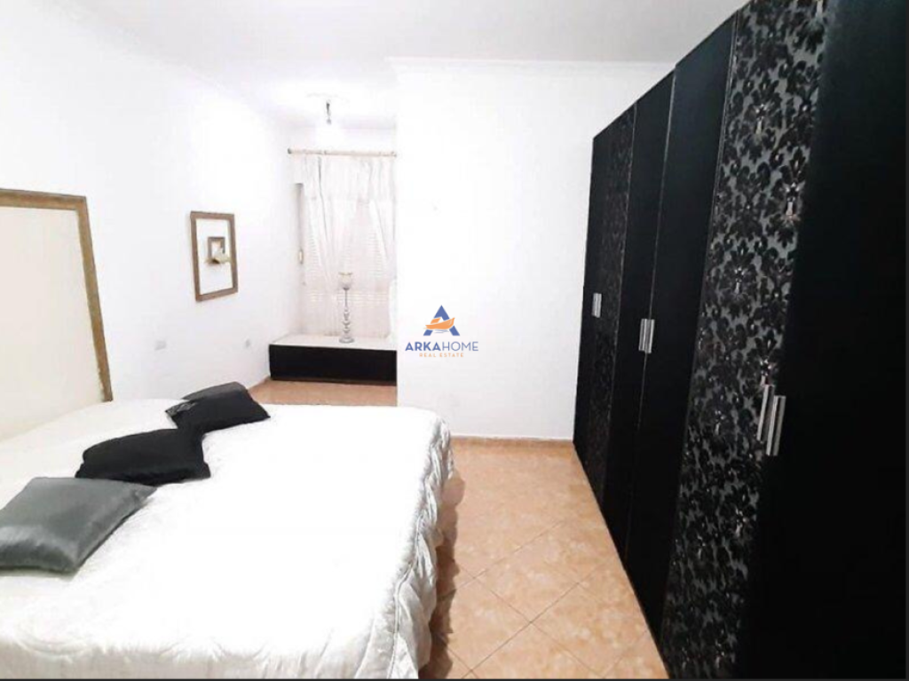 JEPET ME QERA APARTAMENT 2+1+2+BALLKON TEK "ZOGU I ZI" 700 EURO