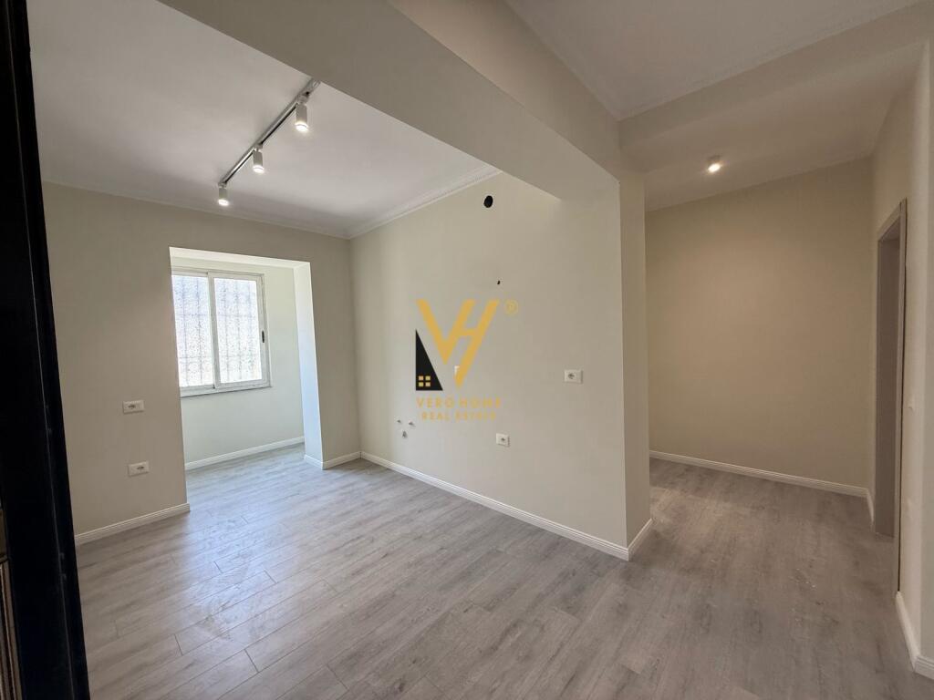 GIVEN SPACE 80 M2 FOR RENT IN BLLOK 1,200 EURO