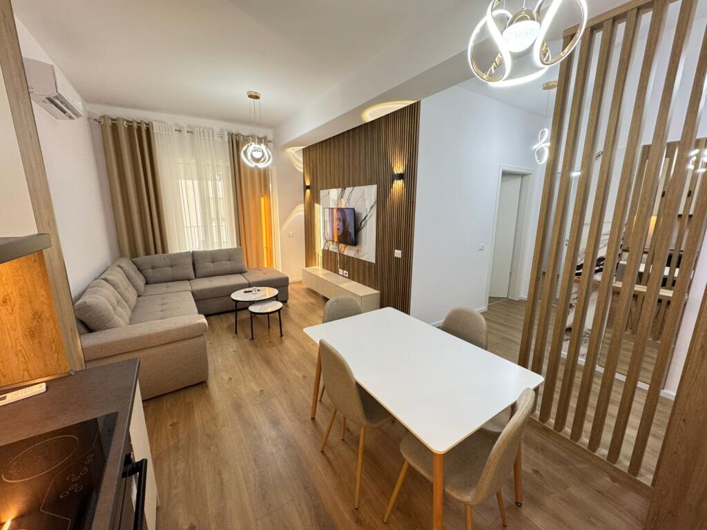 Jepet me qera Apartamentt 2+1+2  Adresa : Ali Demi Kompleksi kaimi  cmimi 55000 leke  