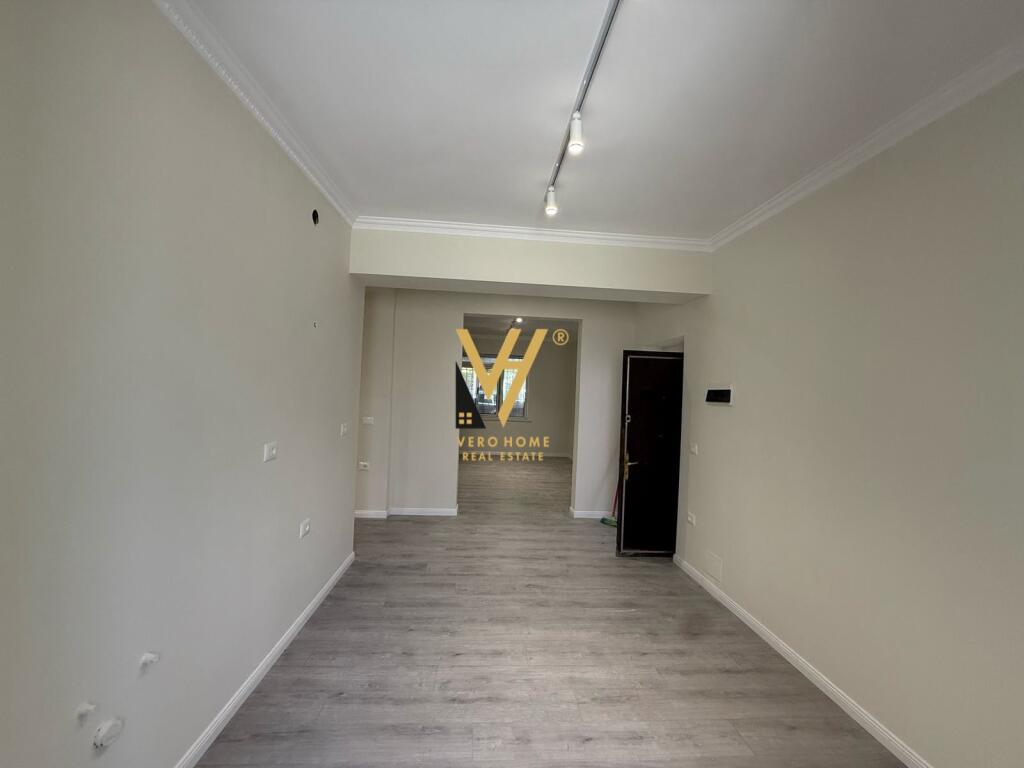 GIVEN SPACE 80 M2 FOR RENT IN BLLOK 1,200 EURO