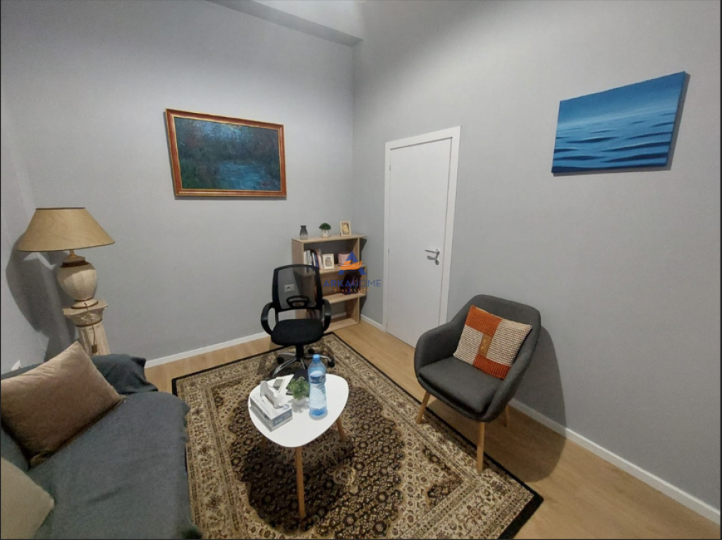 JEPET ME QERA VILE 3 KATESHE 5+1+ANEKS+BALLKON "TEK SHKOLLA E BALETIT" 1200 EURO