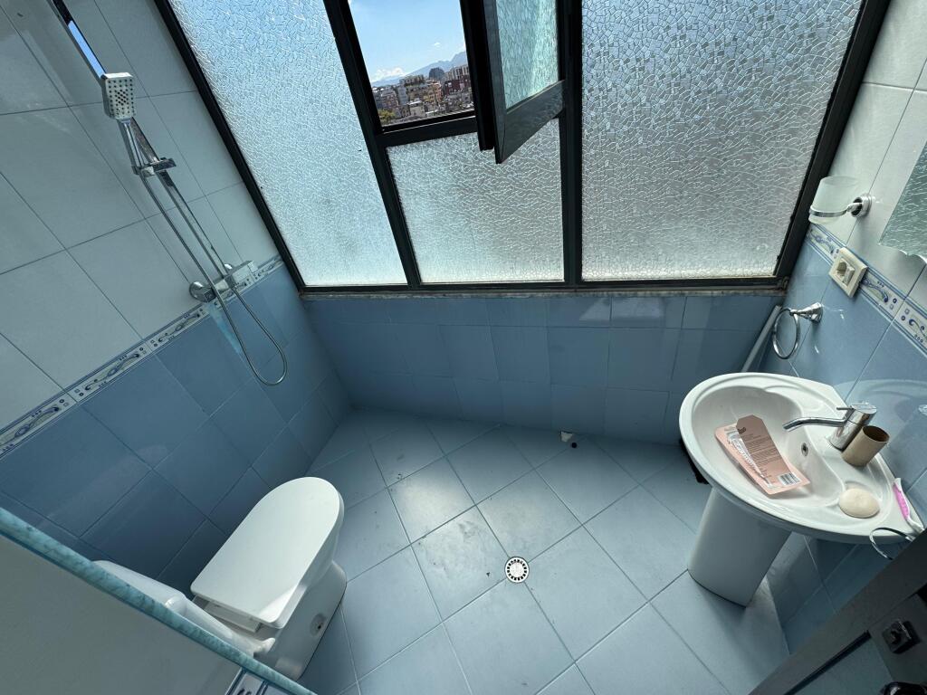📣 QERA Apartament 2+1 Me 2 Tualete 📍Prane Ish UET, Mbrapa Kompleksit Square 21 ✨