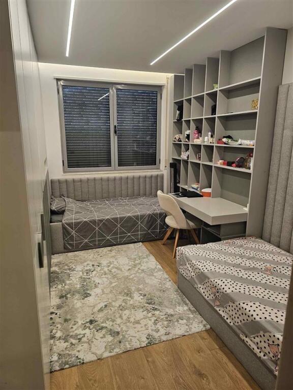 Super Apartament 2+1 me qera ne Astir, prane Boheme Bar (65,000 Leke)