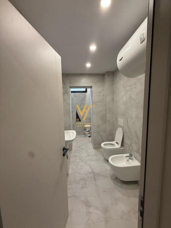 GIVEN SPACE 80 M2 FOR RENT IN BLLOK 1,200 EURO
