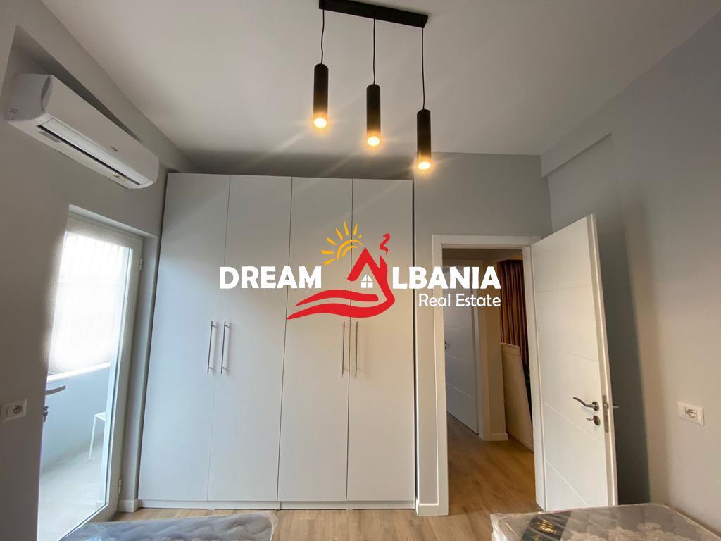 Appartamento 2+1 in affitto nella zona del 21 Dicembre vicino ai convitti di Ingegneria Edile a Tirana (ID 42211276)