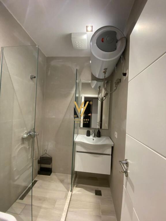 JEPET APARTAMENT LUKSOZ 2+1 ME QIRA 21 DHJETORI 60.000 LEKE