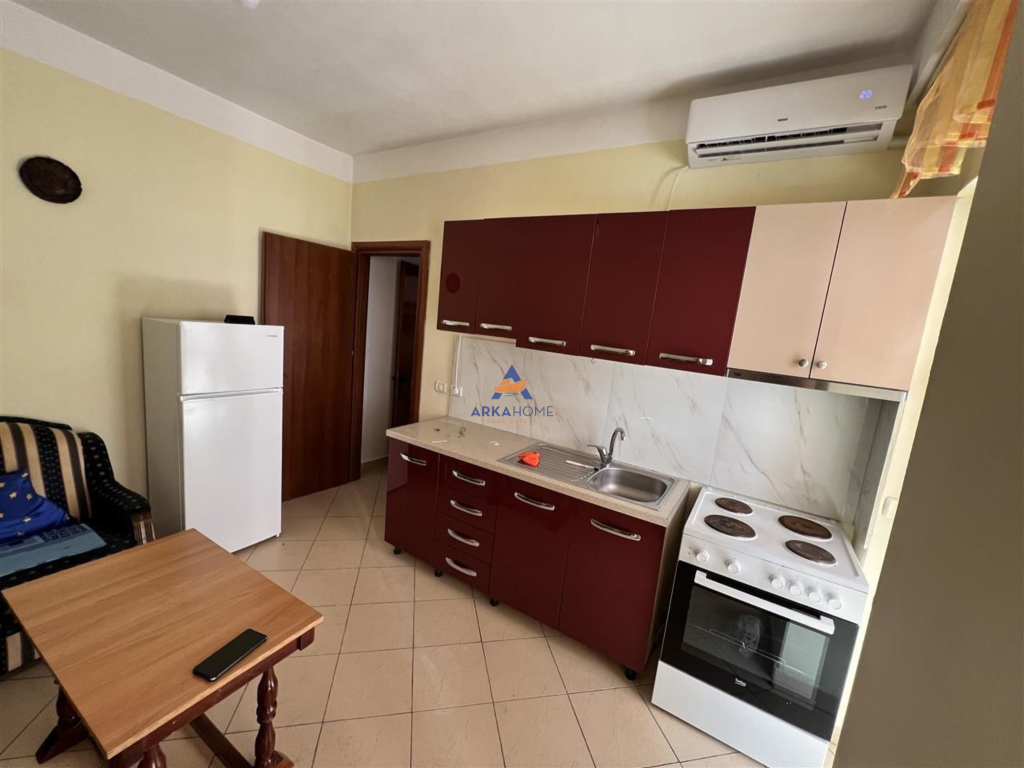 AFFITTASI APPARTAMENTO 1+1 +BALCONE " 5MAJI " 450 EURO.