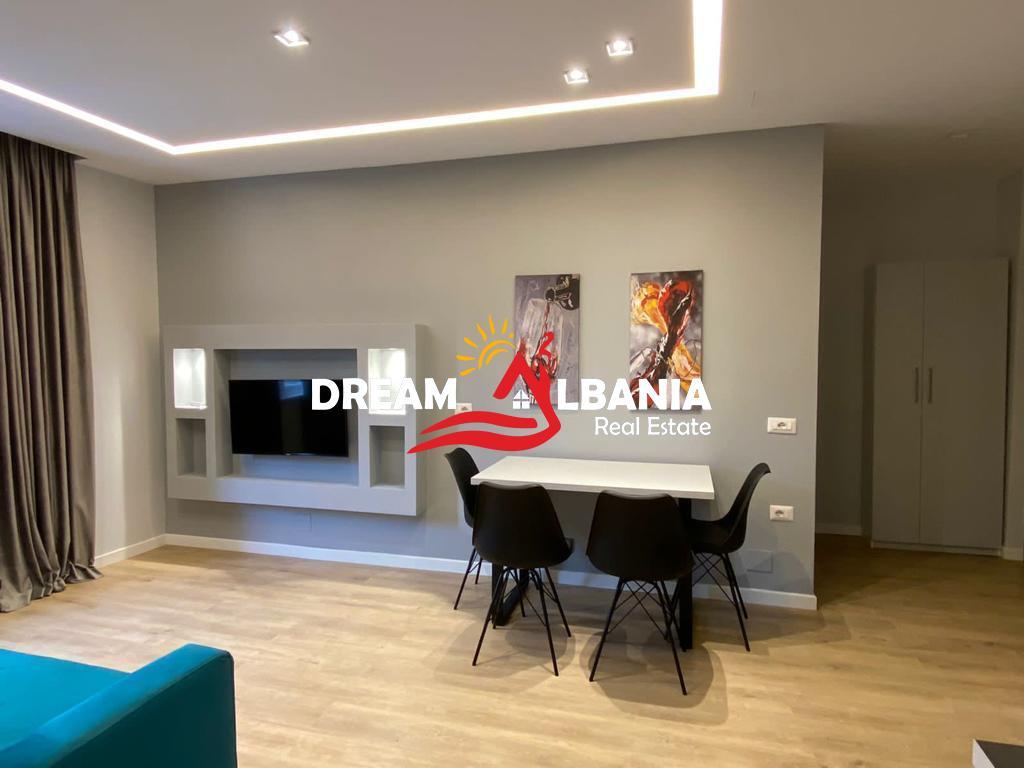 Appartamento 2+1 in affitto nella zona del 21 Dicembre vicino ai convitti di Ingegneria Edile a Tirana (ID 42211276)