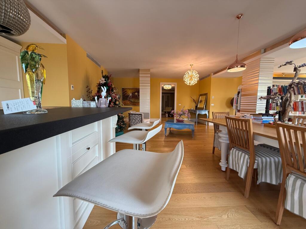 Super Penthouse for sale!
