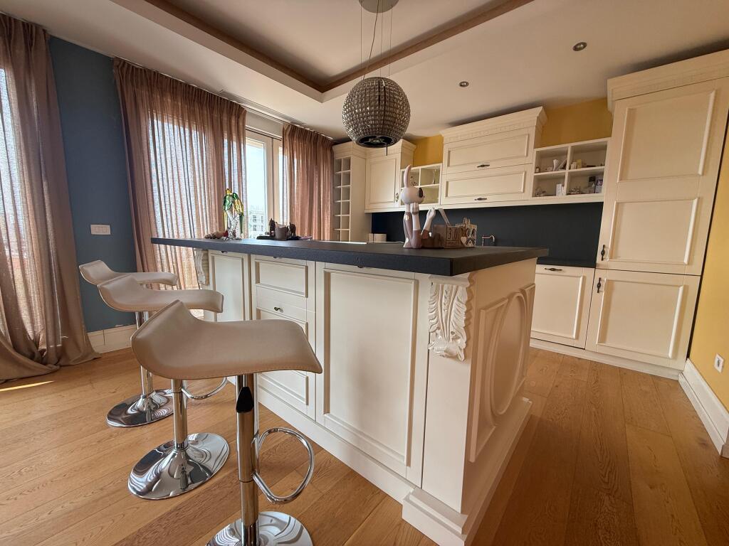 Super Penthouse for sale!

