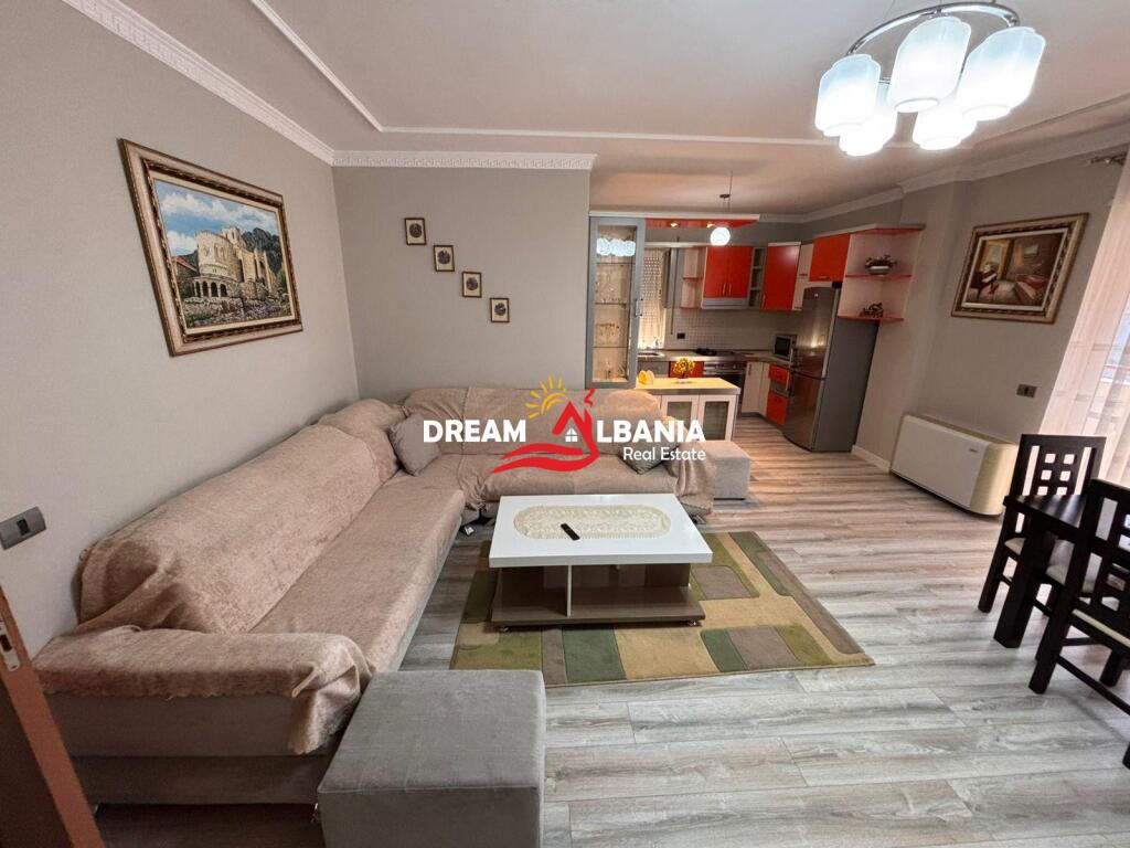 Apartament 2+1+2 per Qera tek Komuna E Parisit Prane Parkut Olimpik (ID 42215024)