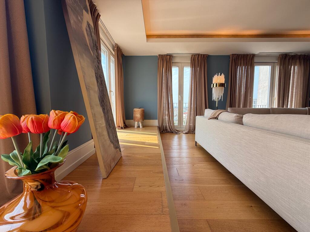 Super Penthouse for sale!
