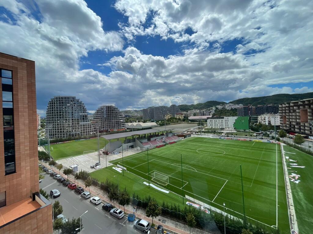 Ofrohet apartament 2+1 me qira.