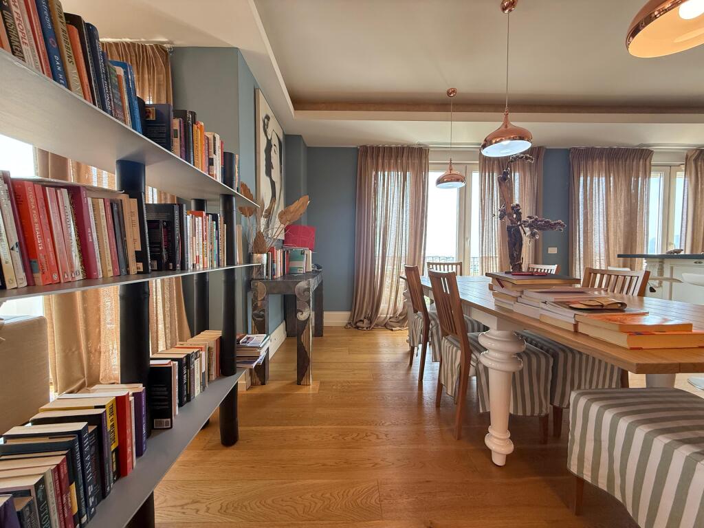 Super Penthouse for sale!
