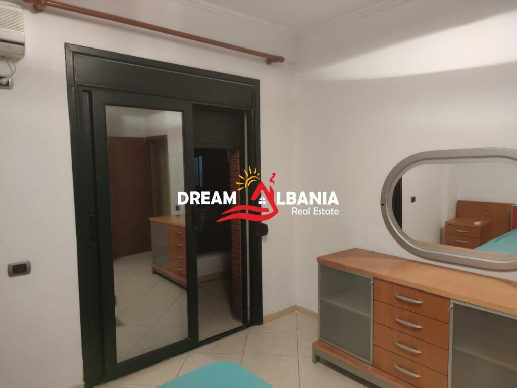 Appartamento 2+1 in affitto in via Ferit Xhajko vicino al mercato di Medresese (ID 42215372 )