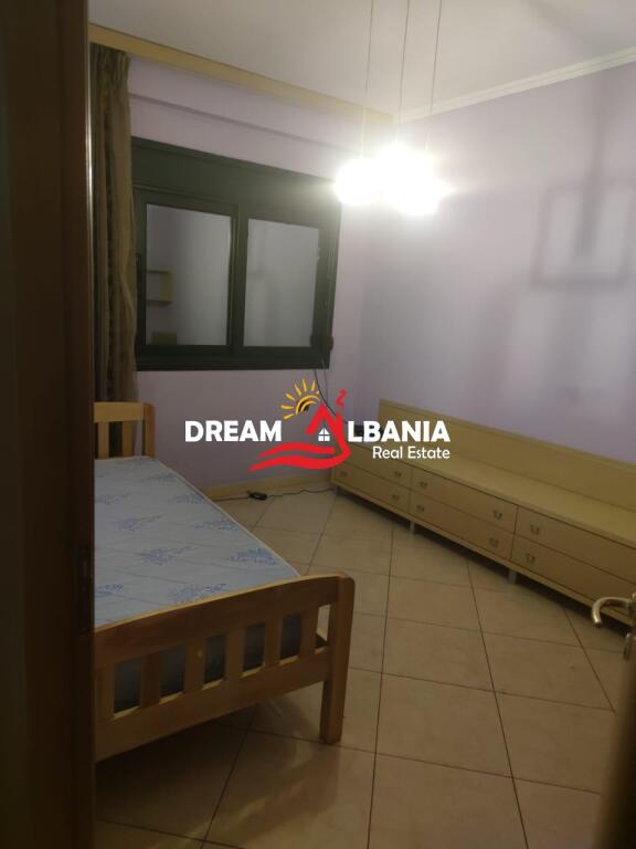Appartamento 2+1 in affitto in via Ferit Xhajko vicino al mercato di Medresese (ID 42215372 )